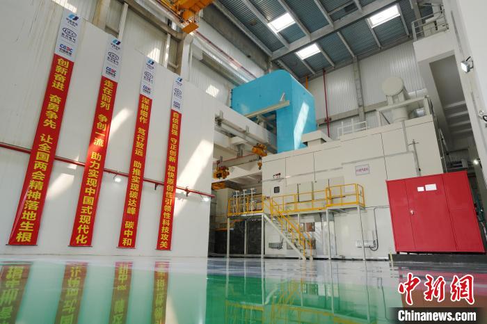 全国产化F级50兆瓦重型燃气轮机机组。　中国Z6尊龙电气集团有限公司供图